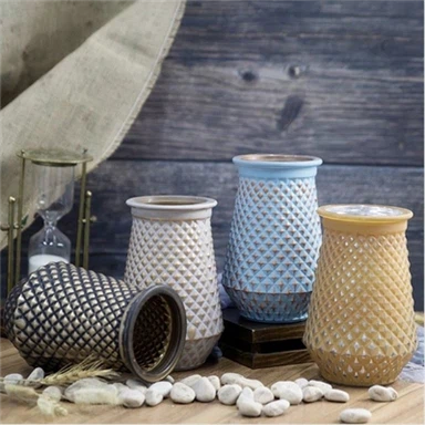 Porcelanasta retro steklena vaza