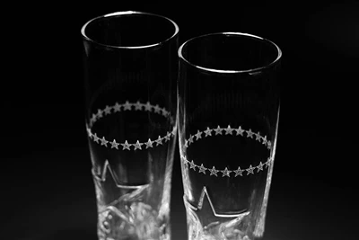 ZGS Glass na novo opredeljuje industrijske standarde z naprednim laserskim vr...